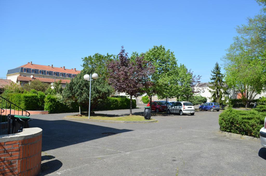 Kyriad Direct Montauban Centre Экстерьер фото